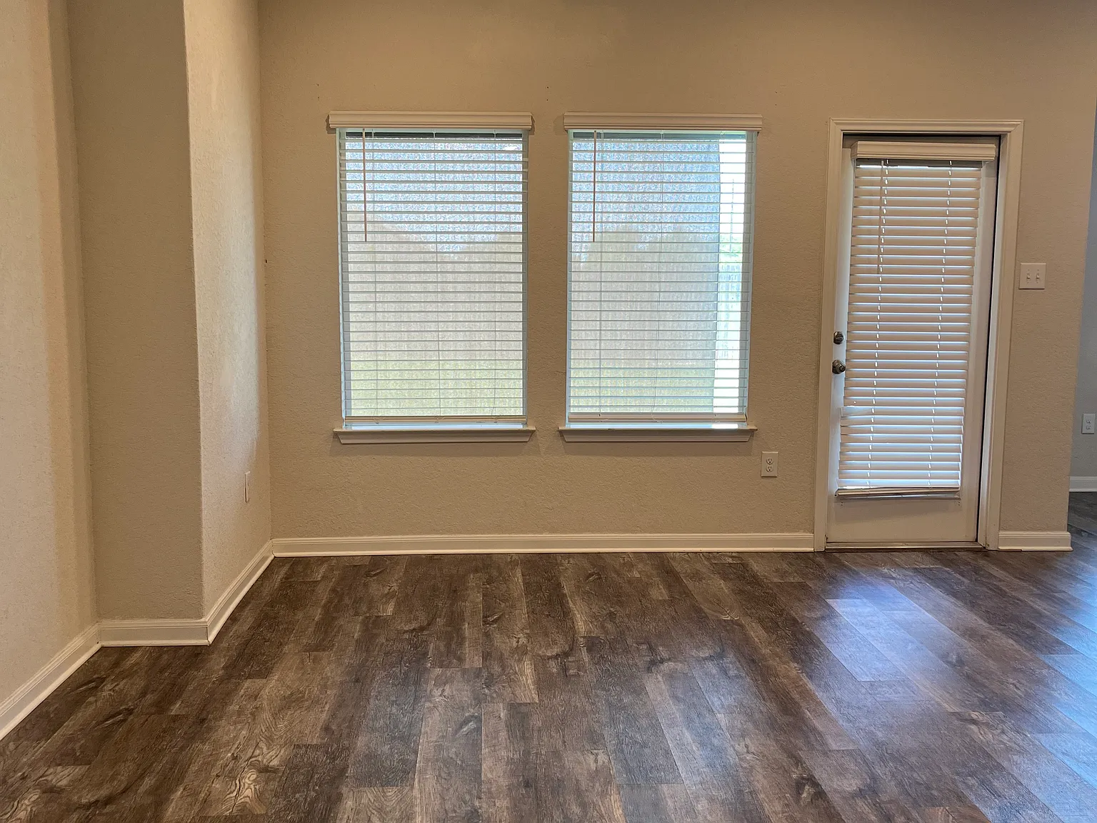 3 bed, 1228 sqft, $1,595 — Photo 4