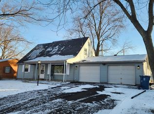 723 Fox River Rd, Valparaiso, IN 46385