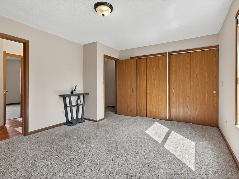 504 Seagraves Ave — Photo 13