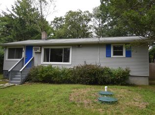 131 Westwood Dr, Dingmans Ferry, PA 18328