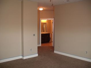 1500 Garret Ln APT 214, Lincoln, NE 68512