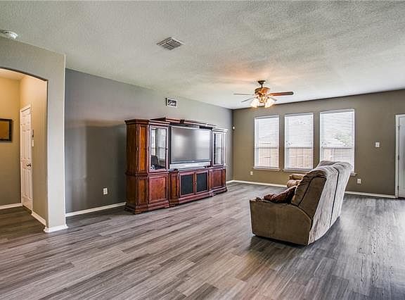3rd image of 103 Shadybrook Dr