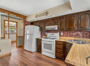 10527 Prestwick Dr, Saint Louis, MO