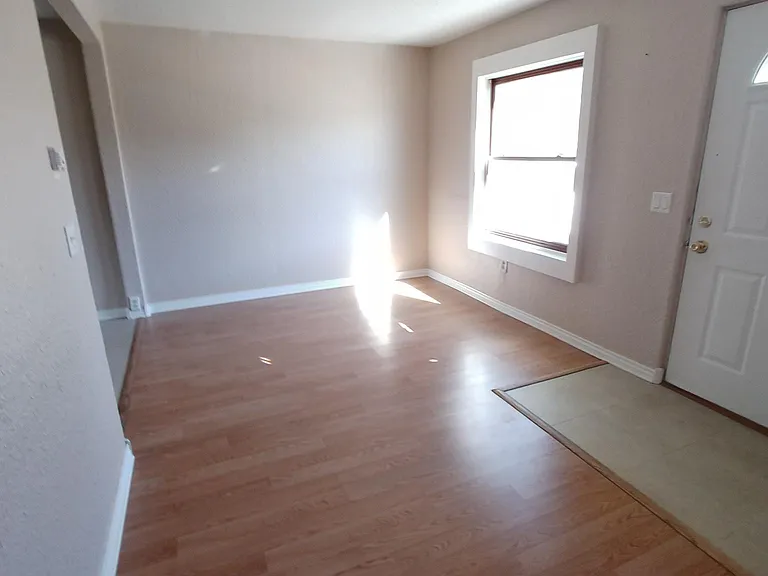 927 Lemmon Ave — Photo 7