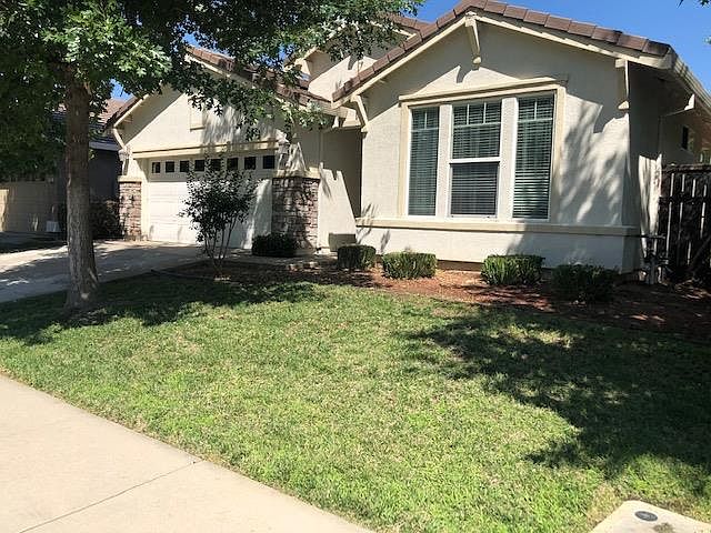 2nd image of 1462 Regent Cir