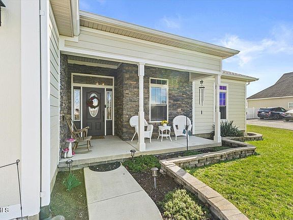 4th image of 1336 Harmony Rd