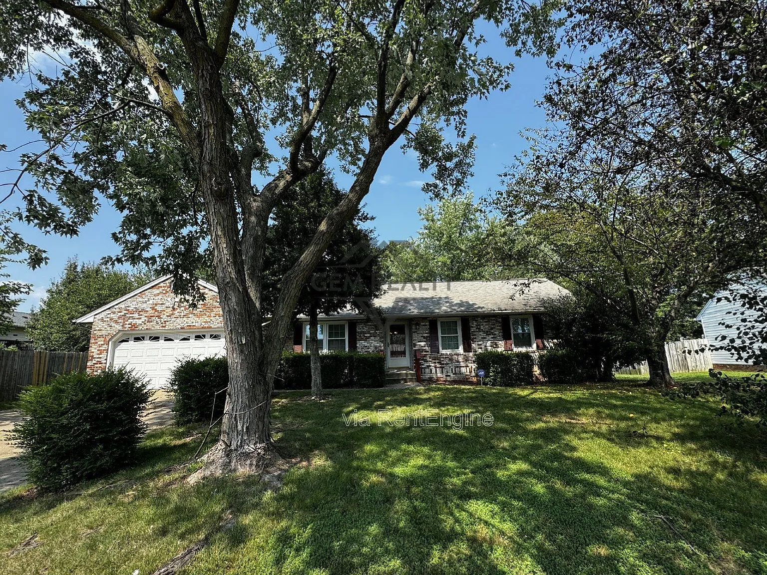 3 bed, 2.0 bath, 1466 sqft, $2,375 — Photo 3