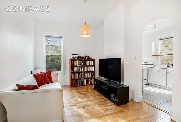 Rented by Compass | media 9