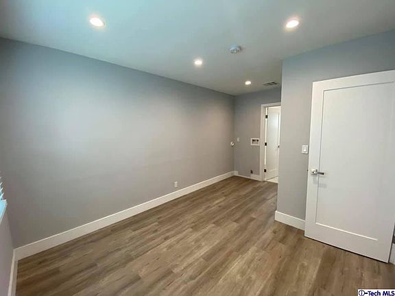 5th image of 551 Palm Dr #B