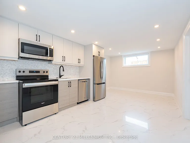 31 Mariposa Ave #C — Photo 9