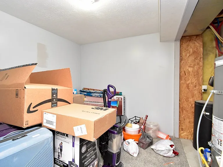 1555 Wynview Ln — Photo 30