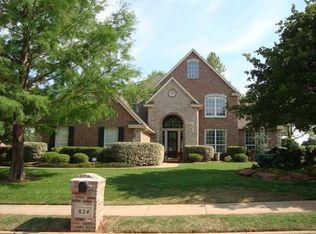 824 Hollowdale Ct, Edmond, OK 73003