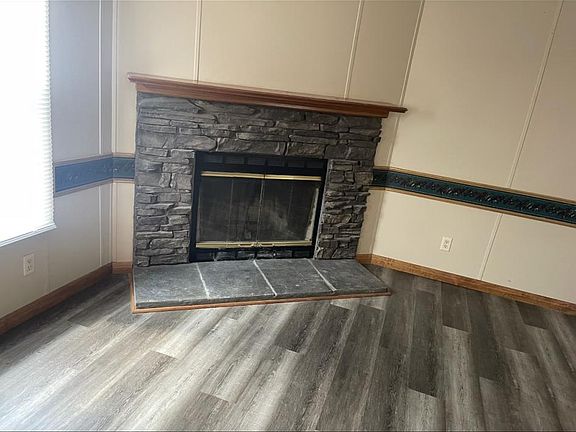 5th image of 126 Harold Dr