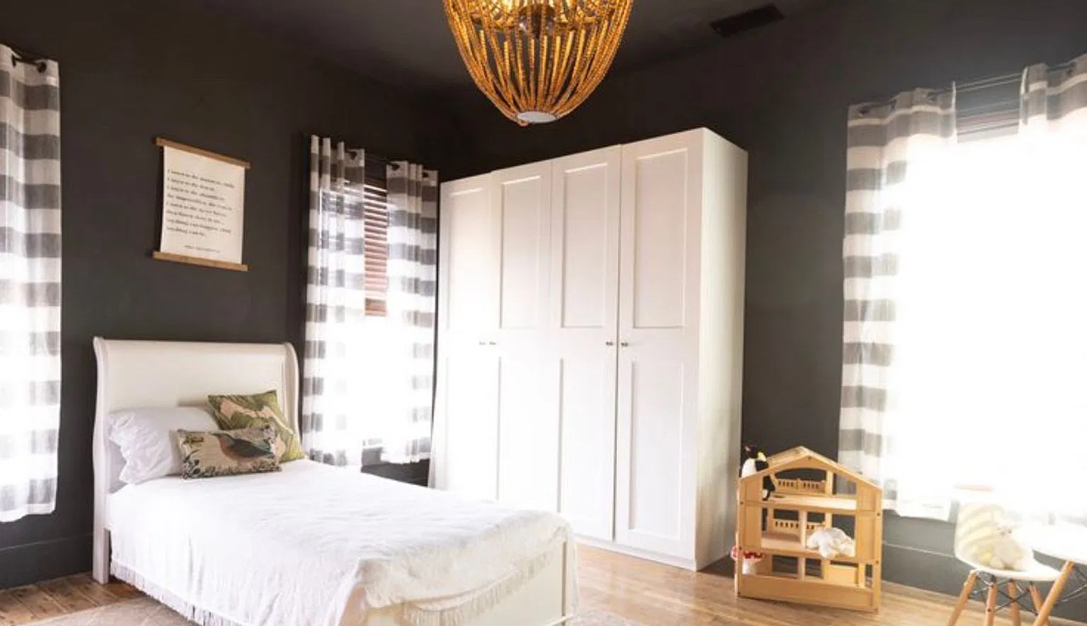 5 Bedroom/4.5 Bath home — Photo 1