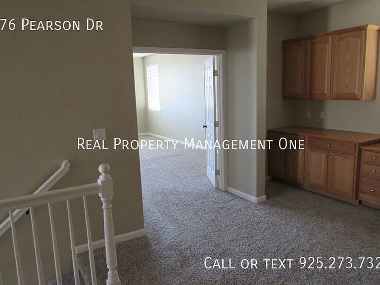 576 Pearson Dr — Photo 18