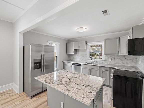 5th image of 110 N Tarboro St