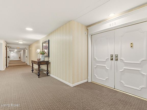 2nd image of 8605 Shelbyville Rd APT 200