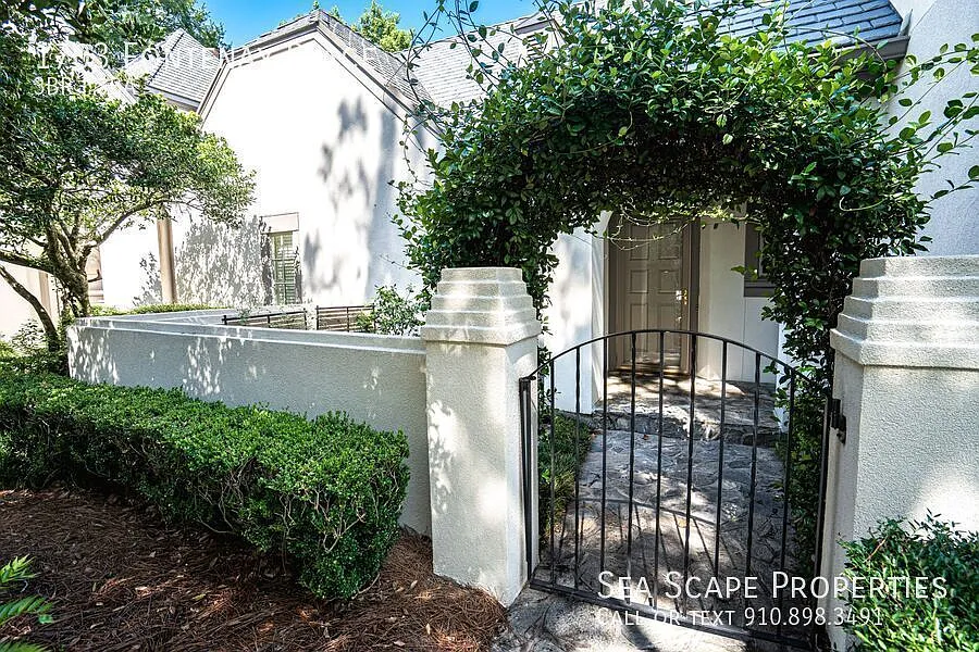 Available furnished Or unfurnished - Elegant 3-Bedroom Home with Two-Car Garage in Landfall Commu... — Photo 2