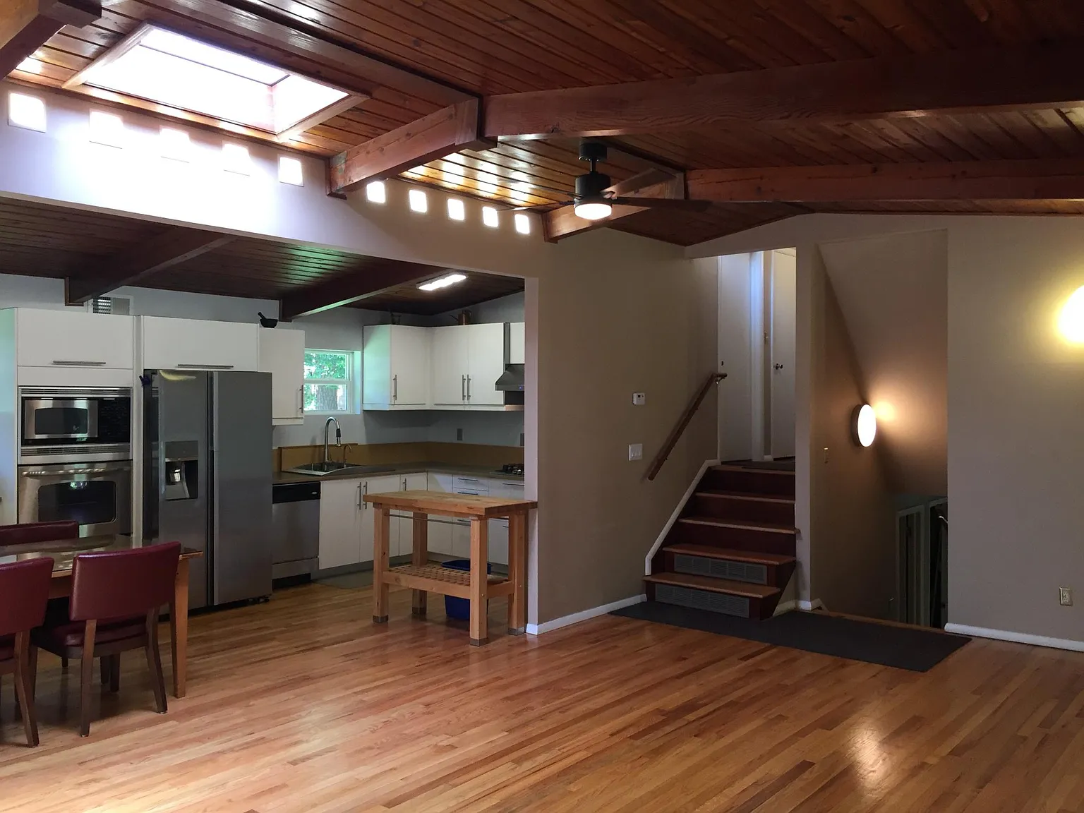1685 Cotswold Dr NE — Photo 2