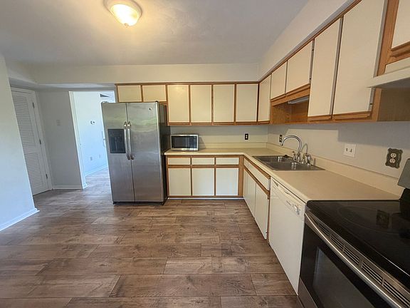 2nd image of 366 Dalewood Ave