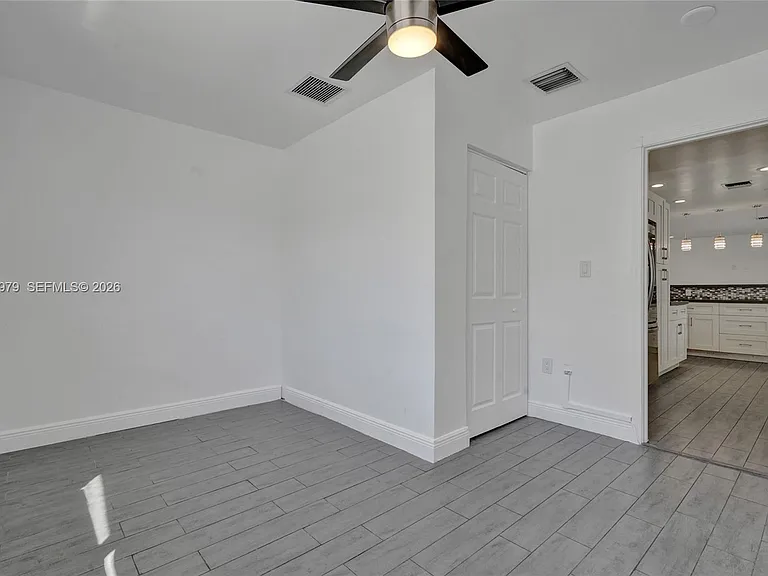 9240 SW 54th St — Photo 22