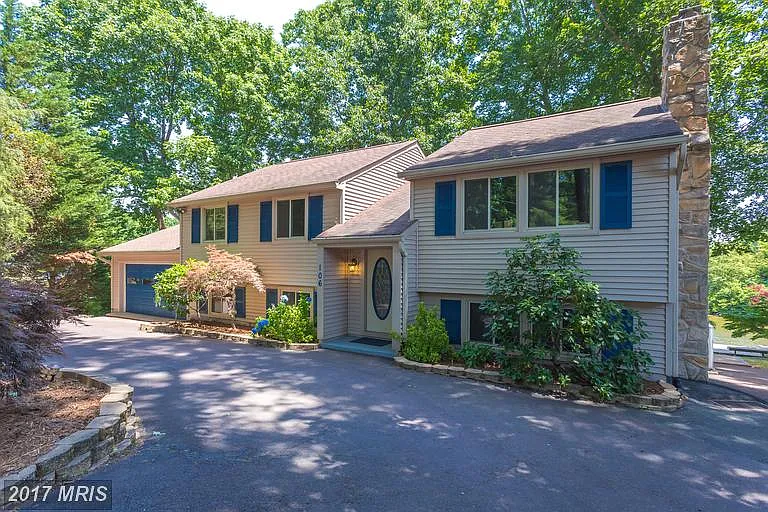 106 Harbourview Dr photo 1