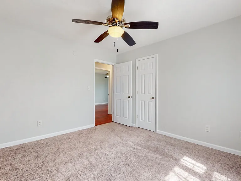 1504 Potter Dr — Photo 20