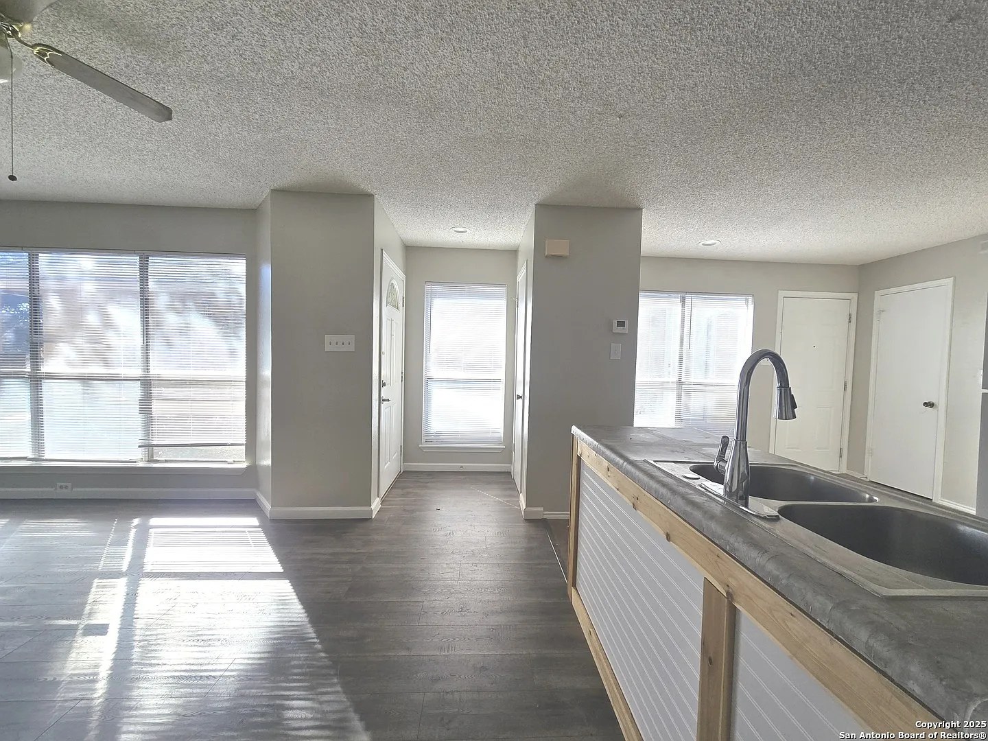 1 bed, 700 sqft, $950 — Photo 3