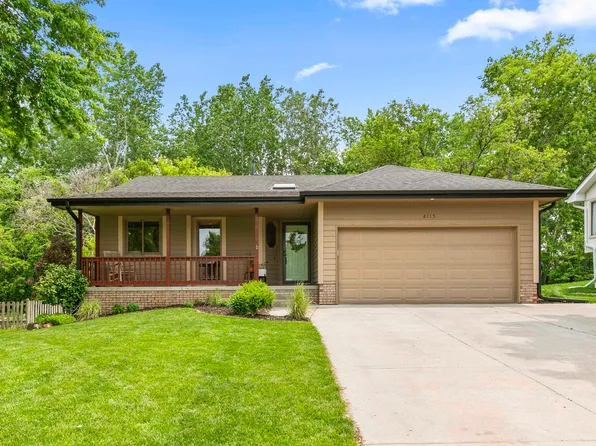 2115 Corn Dr, Papillion, NE 68046