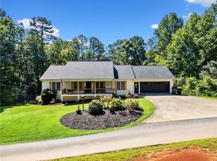425 Rivermist Dr, Ball Ground, GA 30107