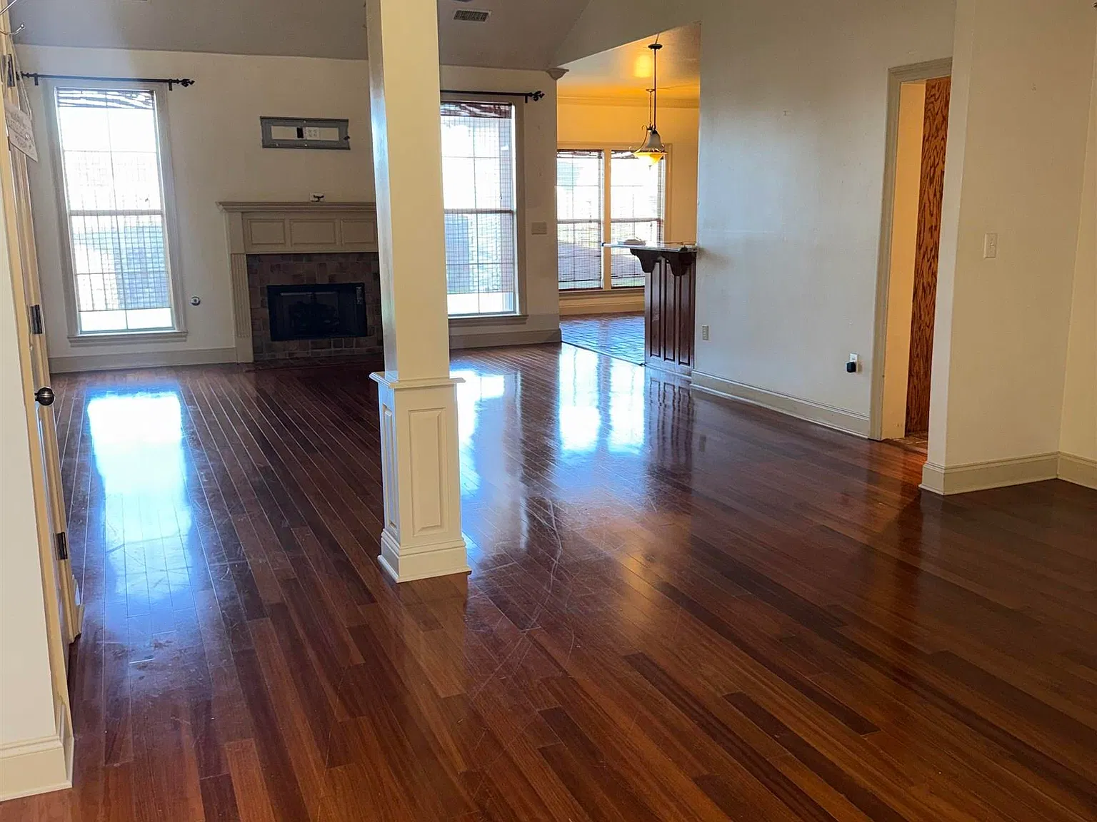 4 bed, 2693 sqft, $3,000 — Photo 3