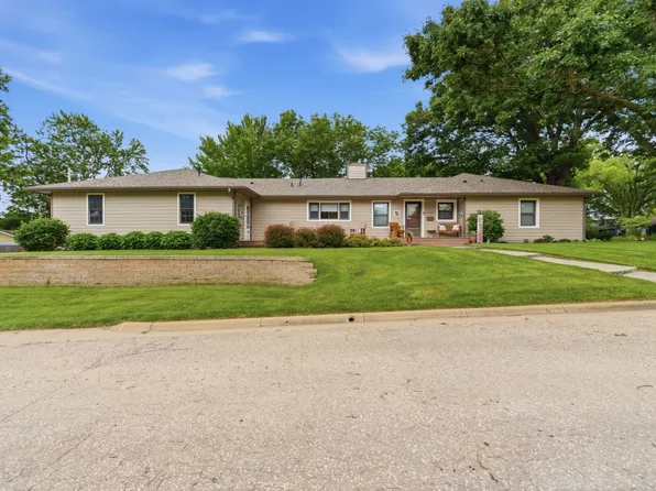 1307 6th St, Wamego, KS 66547