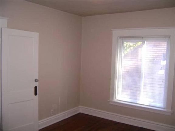 4th image of 3216 E 11th St