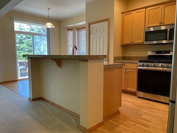 4th image of 5930 77th Dr NE