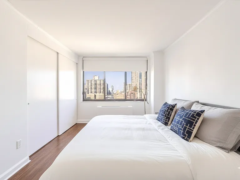343 E 74th St #Penthouse 2B — Photo 7