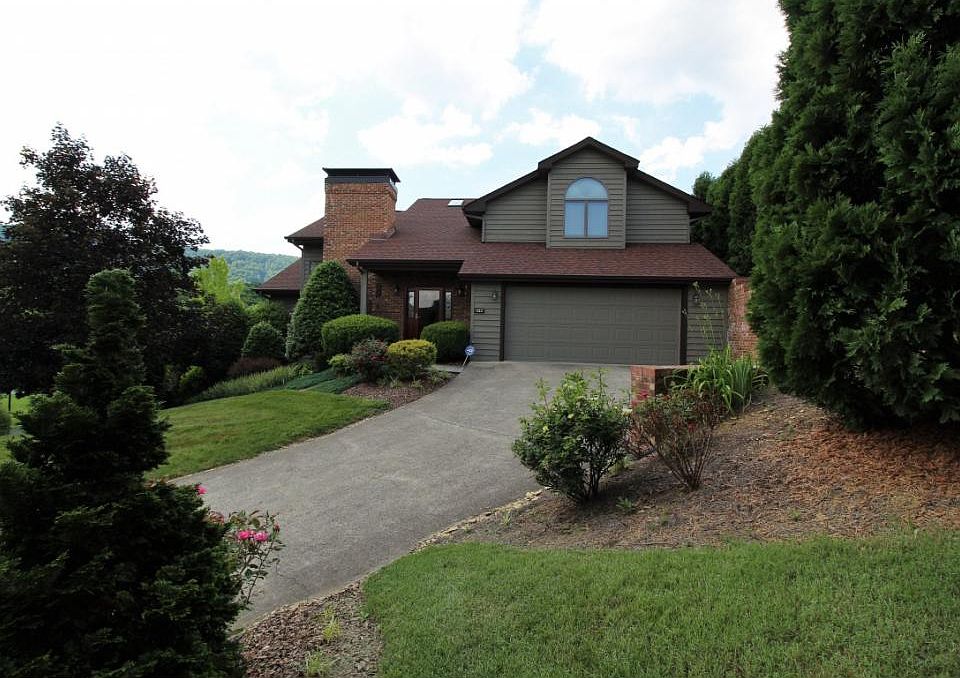 1st image of 223 Willowbend Ct