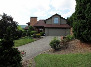 223 Willowbend Ct, Kingsport, TN 37660