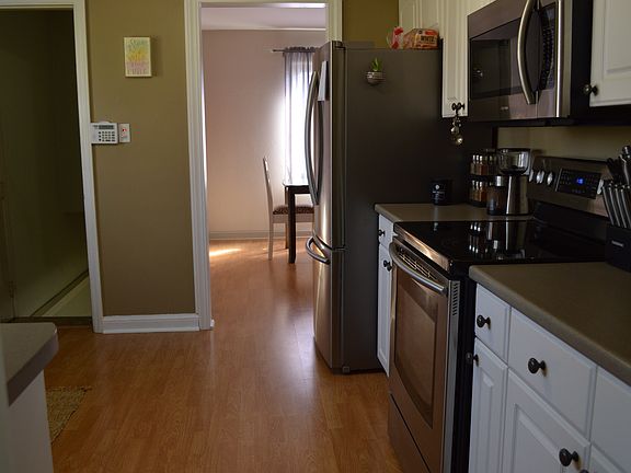 5th image of 57 Carson Ave