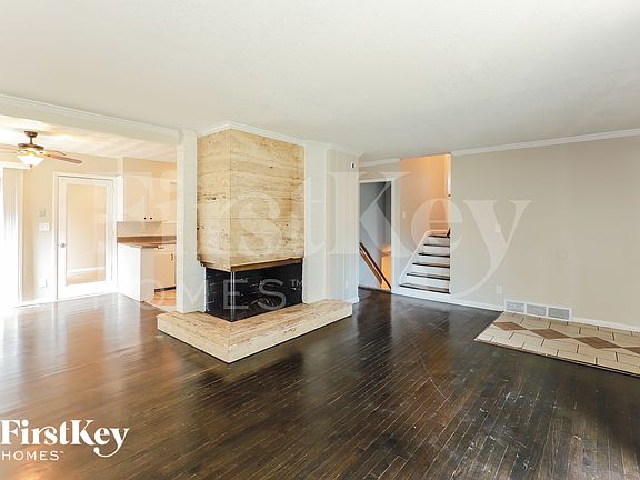 4th image of 9714 Bennington Ave