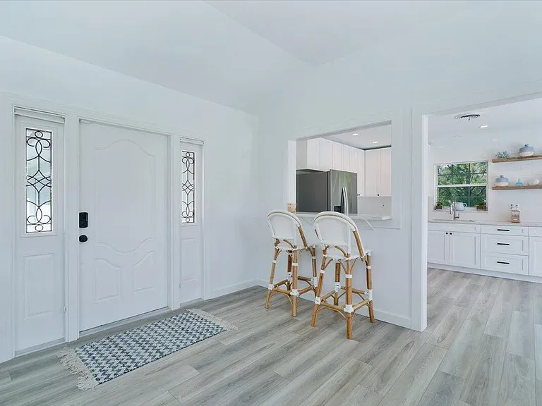 76 Fairview W #W — Photo 5