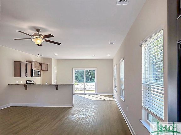 3rd image of 724 Mill Creek Cir