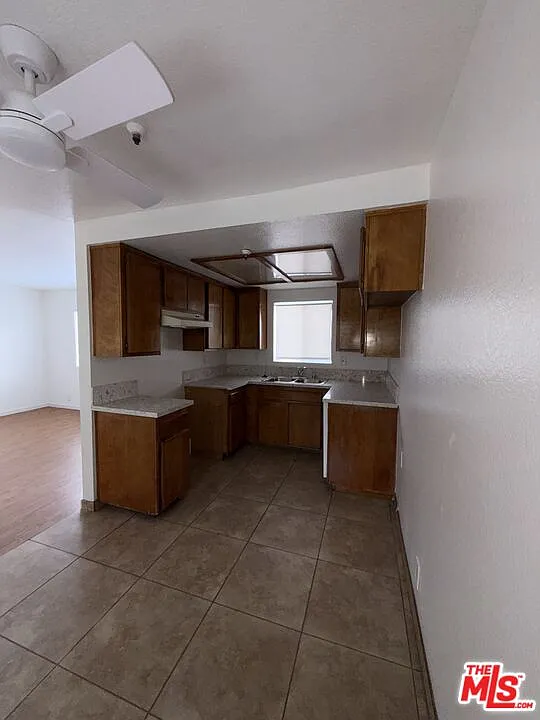 1 bed, 1.0 bath, 560 sqft, $1,900 — Photo 3