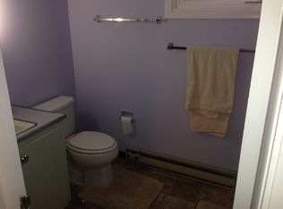 45 Meeks Point Rd, East Hampton, CT 06424