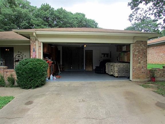 3rd image of 2825 Live Oak Ln