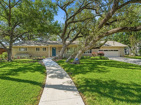 4th image of 334 Royal Oaks