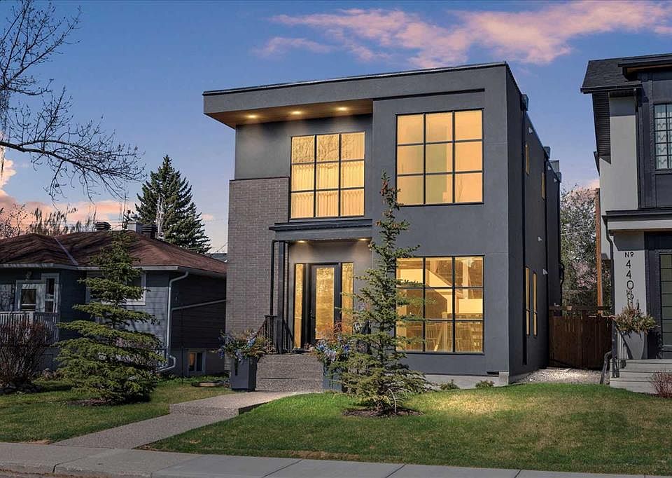 1st image of 4407 E 17th St SW