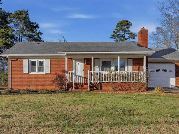 307 Sunrise Ave, Asheboro, NC 27203