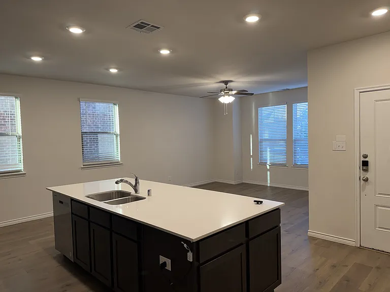2025 Buffalo Hill Dr #1 — Photo 4