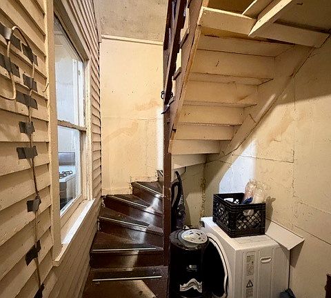4th image of 5022 W Winnemac Ave