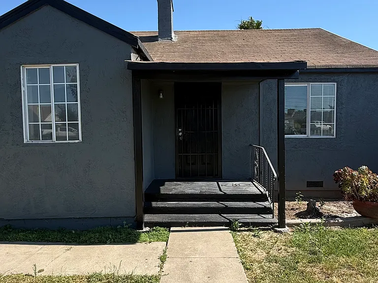 3424 Santa Fe St — Photo 4